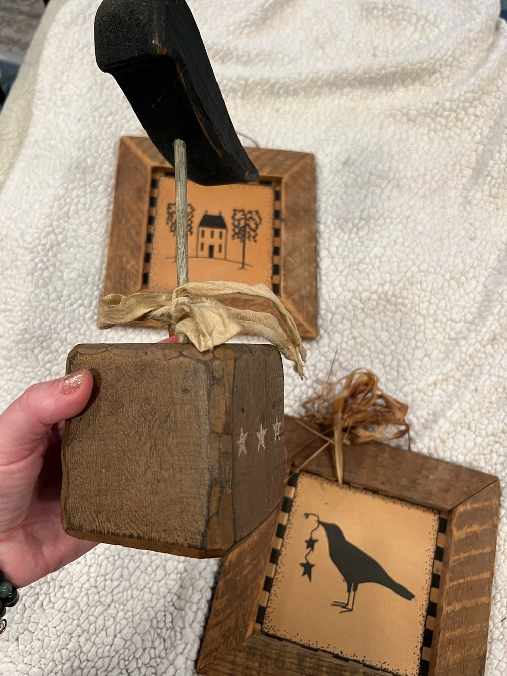 Primitive Olde Crow π¦ββ¬ and two signs π‘ - Picture 4 of 10